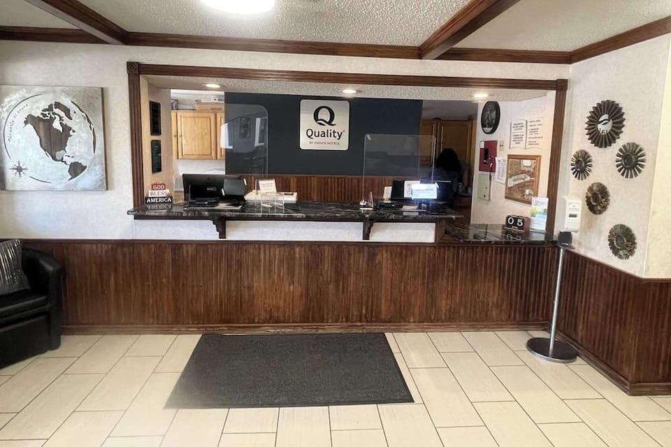 Quality Inn Hotel in Raton