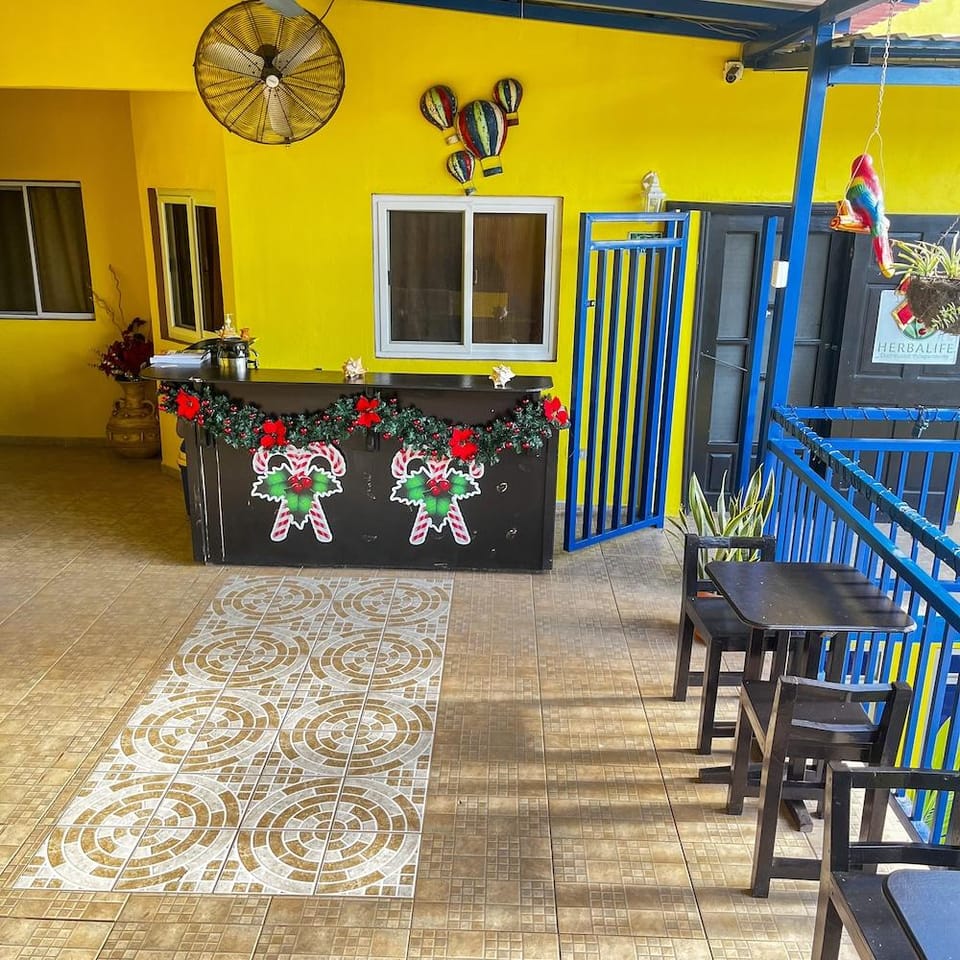 B. Apart Hotel Hotel in Bay Islands Department