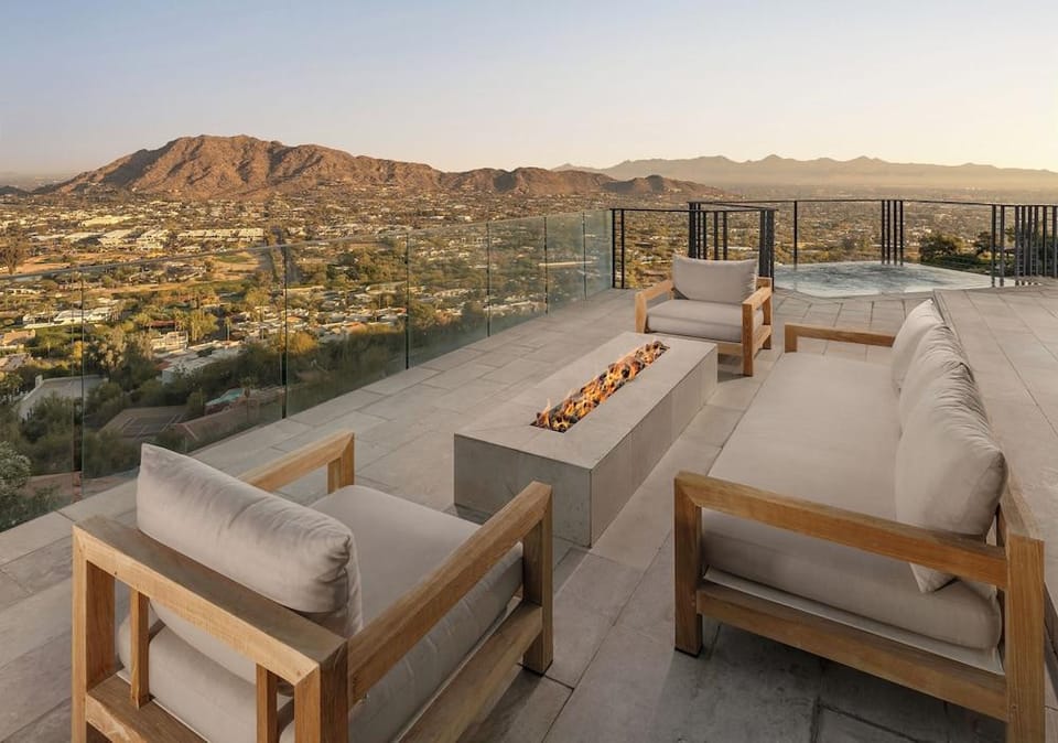 Sanctuary Camelback Mountain Resort and Spa Hotel in Paradise Valley