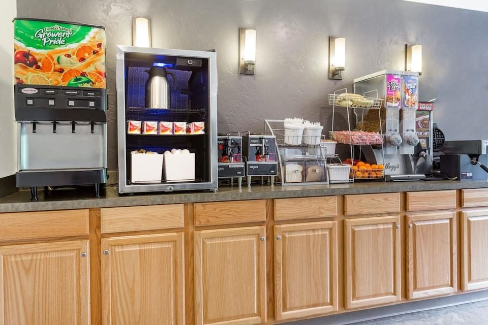 Super 8 Bremerton Hotel in Bremerton