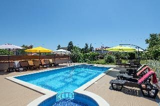 Apartments Neva Hotel in Fažana