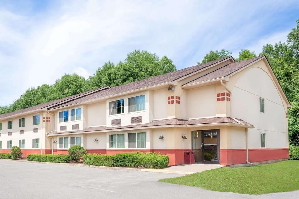 Super 8 Oneonta/Cooperstown Hotel in Oneonta