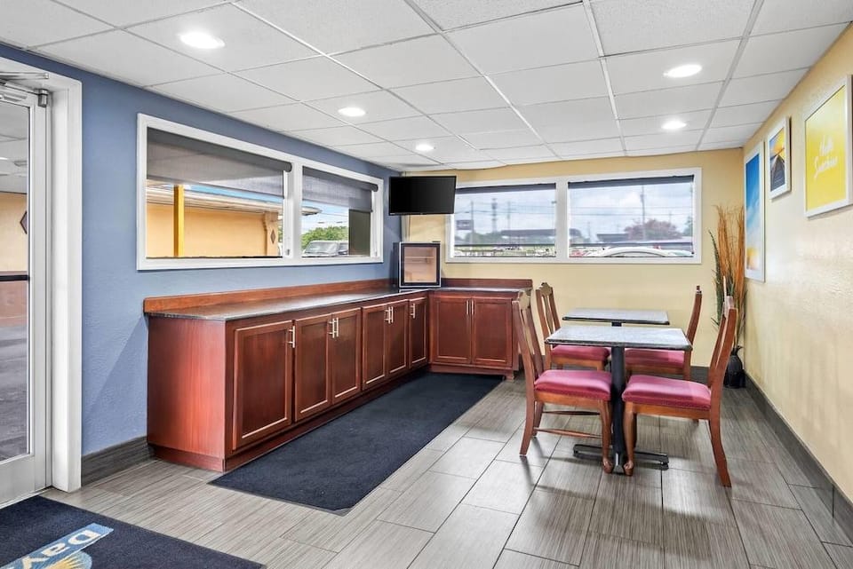 Days Inn Jacksonville NC Hotel in Jacksonville