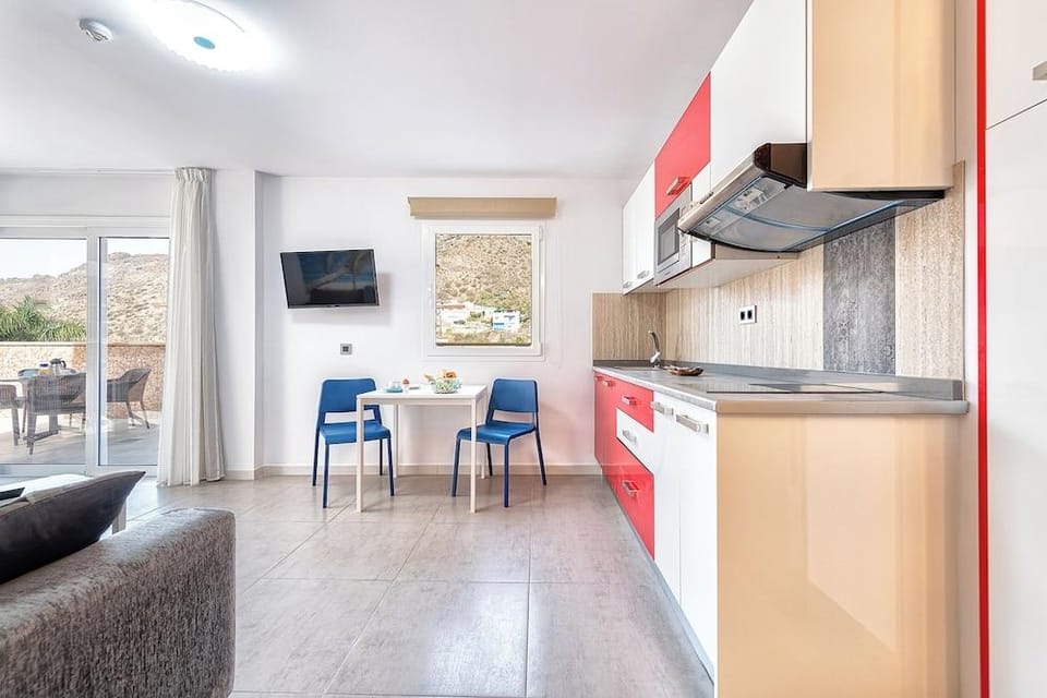 Sol Mogan Suites Hotel in Comarca Sur