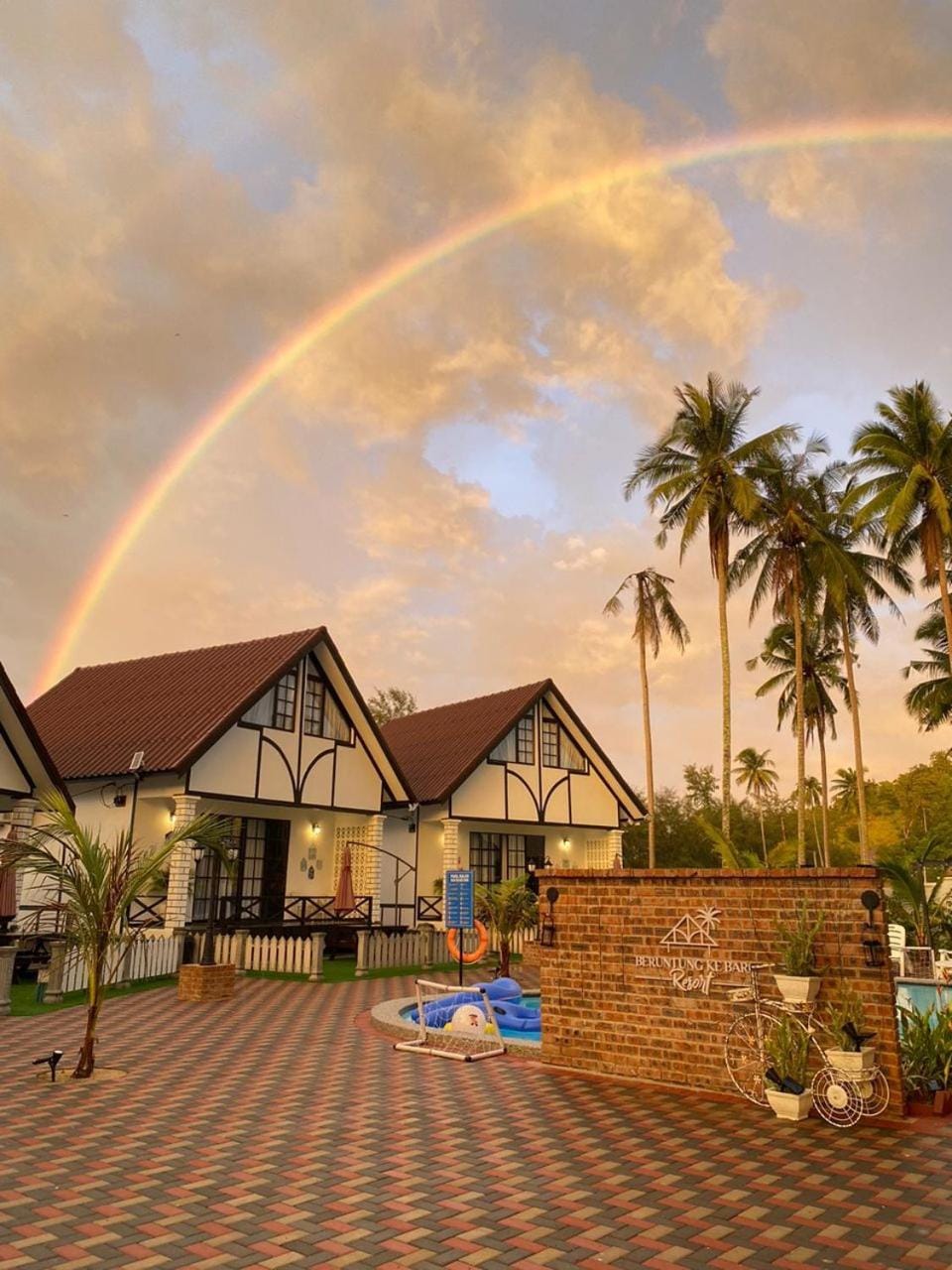 BERUNTUNG KE BARI RESORT @ PANTAI PENARIK Hotel in Terengganu, Malaysia