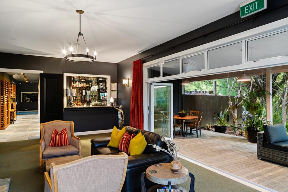 Woodhouse Mountain Lodge Hotel in Auckland Region