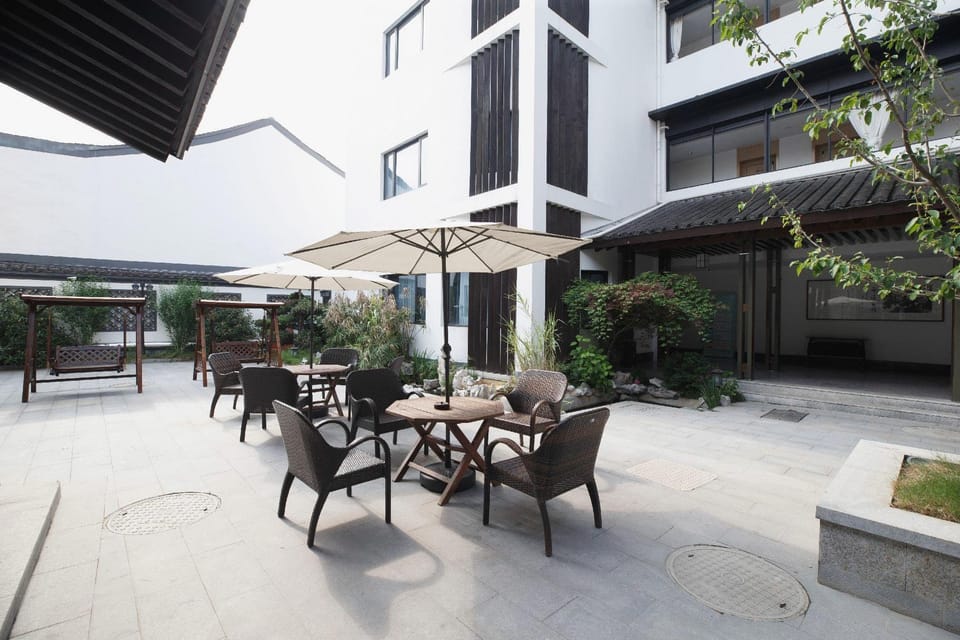 Shaoxing Haitang Wenyuan Hotel (Lu Xun's Former Residence Branch) Hotel in Hangzhou