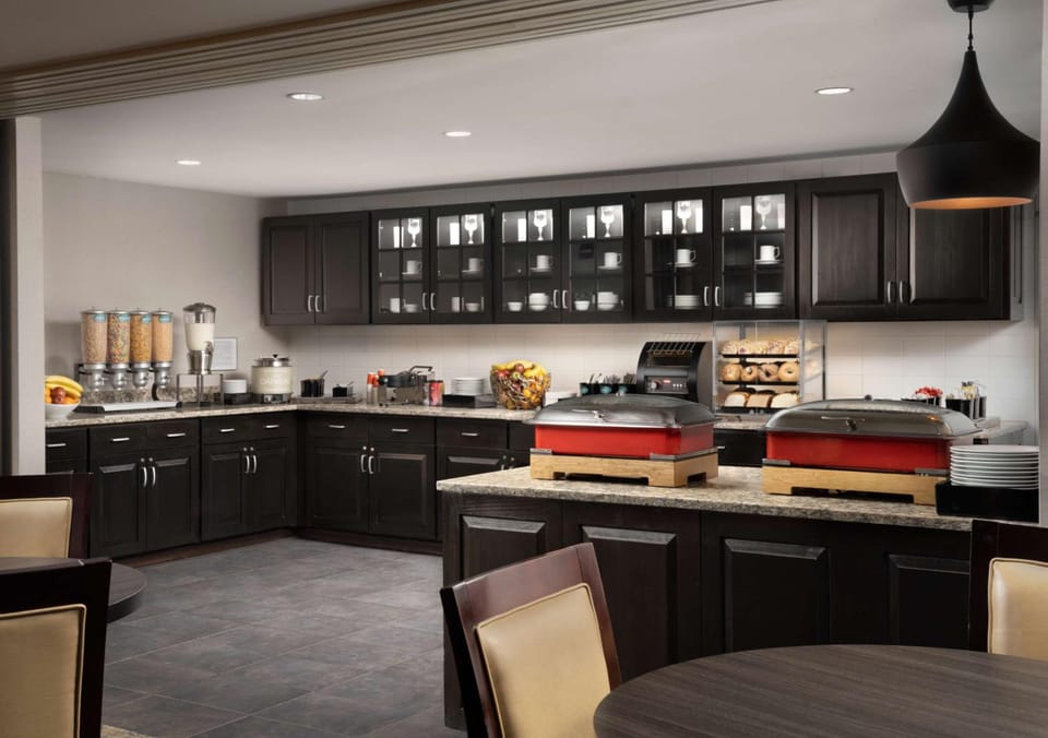 Homewood Suites by Hilton Chicago Downtown/Magnificent Mile Hotel in Streeterville