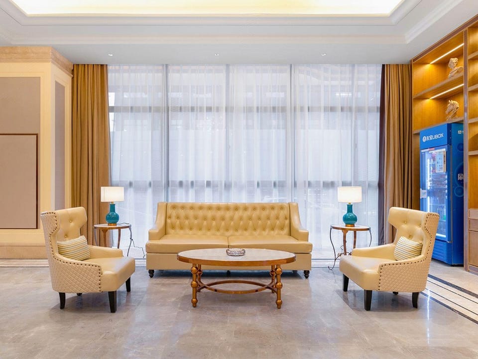 Vienna Hotel (Nanjing Olympic Center Hongyang Home Expo Center Metro Station Branch) Hotel in Nanjing