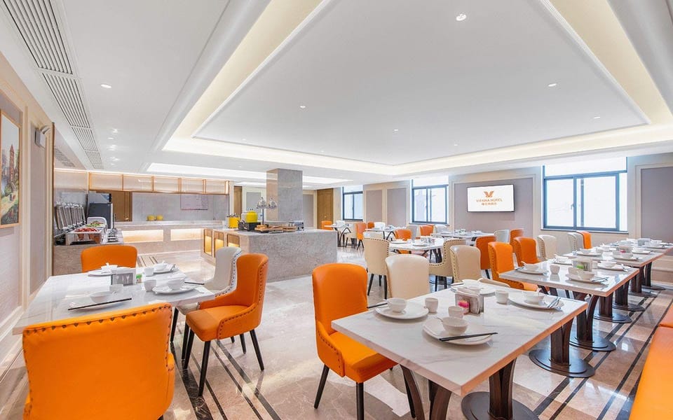 Vienna Hotel (Nanjing Olympic Center Hongyang Home Expo Center Metro Station Branch) Hotel in Nanjing