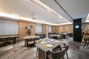 Tonglu Xilaipeng Hotel (Fuchun River Qiaolin Road Branch) Hotel in Hangzhou