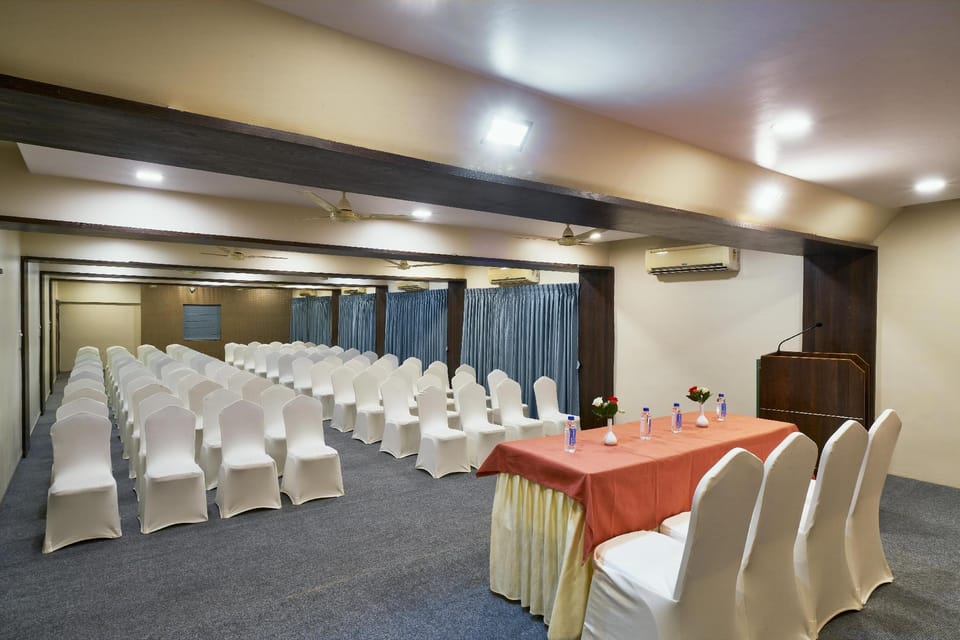Hotel Atria By HP Group  Hotel in Maharashtra