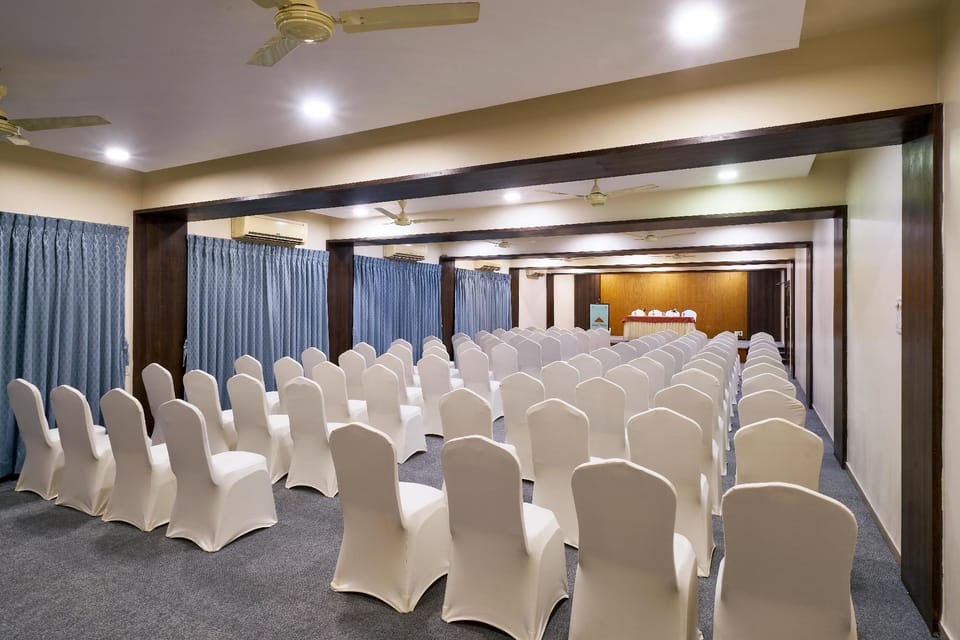 Hotel Atria By HP Group  Hotel in Maharashtra