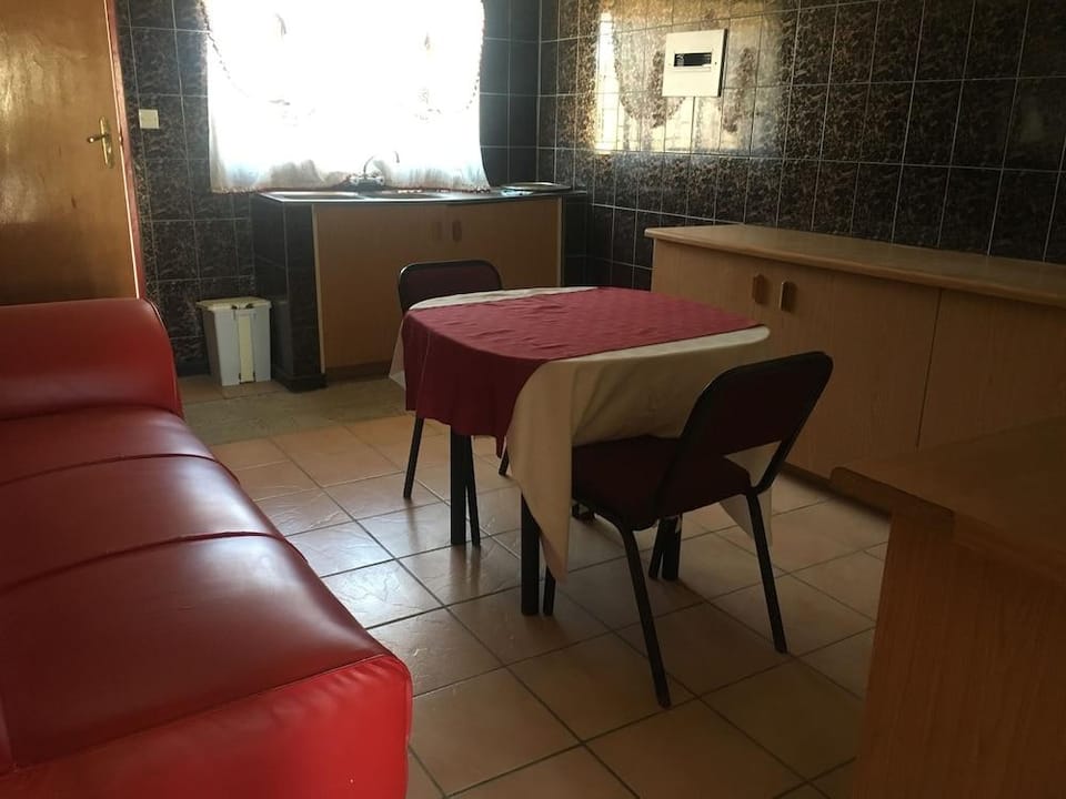 Tshesebe Stopover Motel Hotel in Zimbabwe