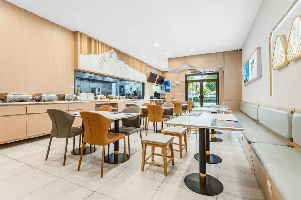 Xiushui Impression Selected Hotel (Huaqiao Jishan Metro Station Branch) Hotel in Shanghai