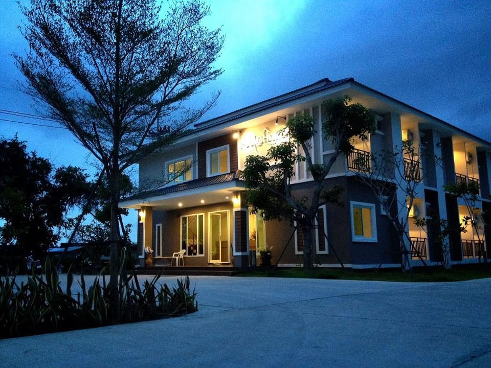 Feel@Home Place Apartment hotel in Laos