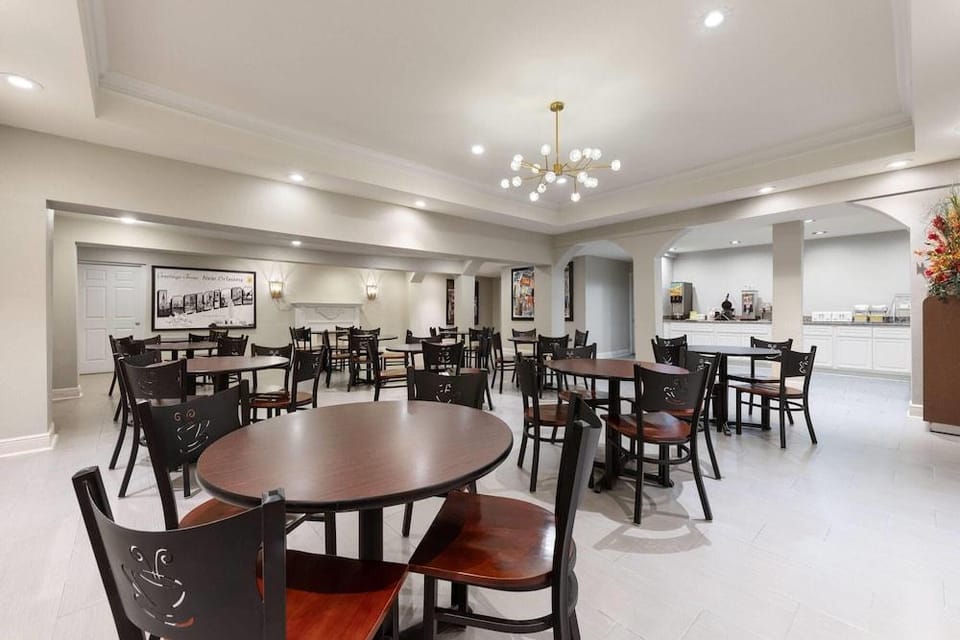 Super 8 New Orleans Hotel in Viavant-Venetian Isles