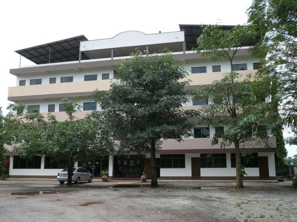 Sunshine Mansion Kabinburi Apartment hotel in Laos