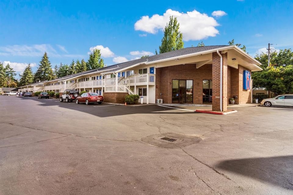 Motel 6 Hotel in Vancouver