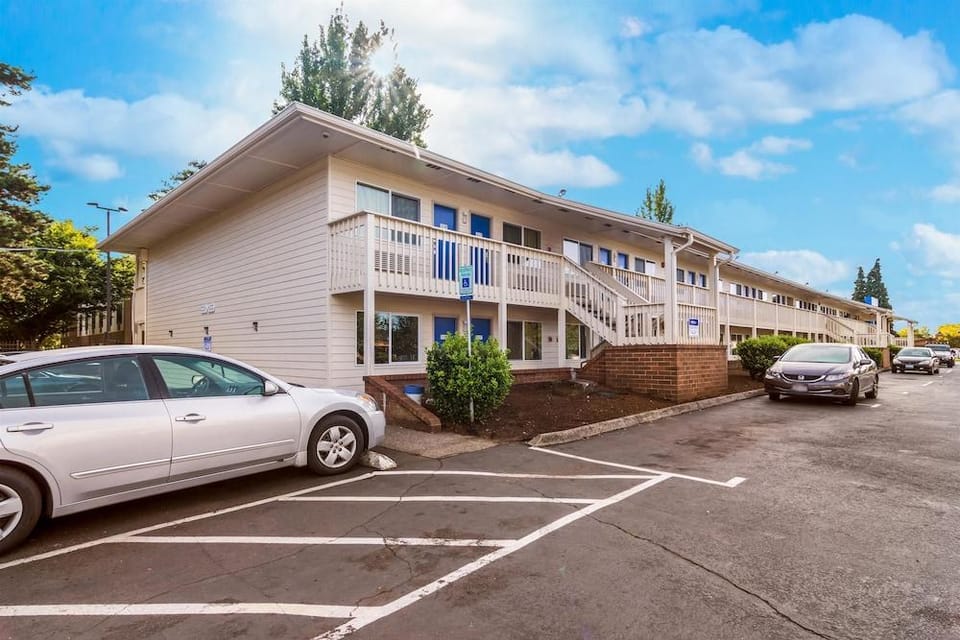 Motel 6 Hotel in Vancouver