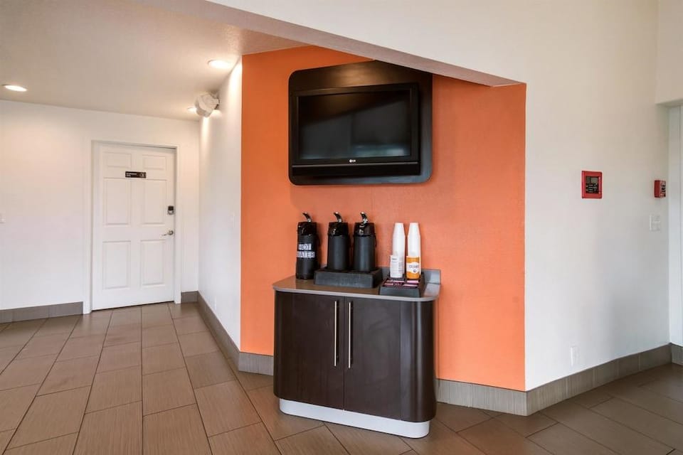 Motel 6 Hotel in Vancouver