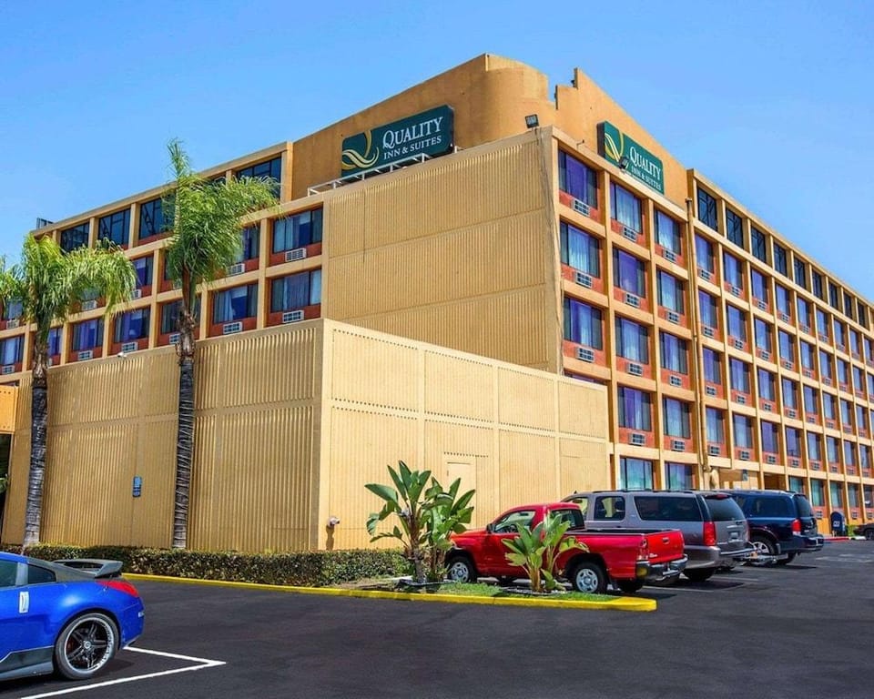 Quality Inn & Suites Hotel in Commerce
