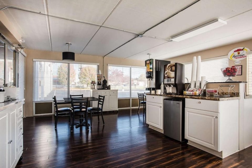 Super 8 Sevierville Hotel in Catlettsburg