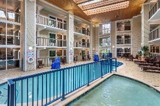 Econo Lodge Riverside Hotel in Pigeon Forge