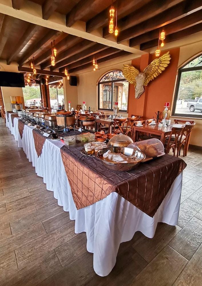 Resort y Balneario Los Angeles Hotel in Taxco