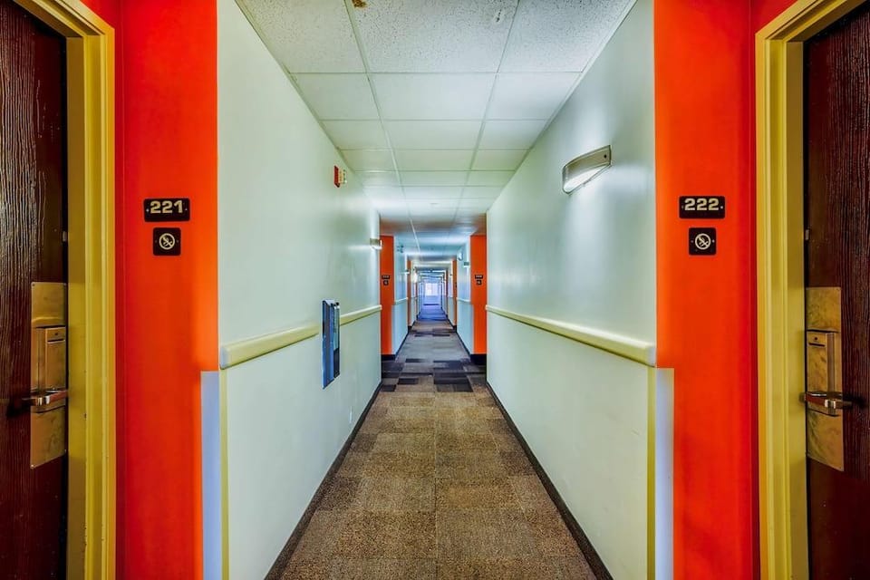 Motel 6 Hotel in Burlington