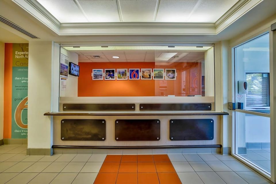 Motel 6 Hotel in Burlington