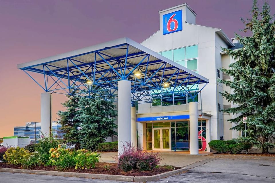 Motel 6 Hotel in Burlington