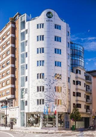 M Hotel Hotel in Oviedo