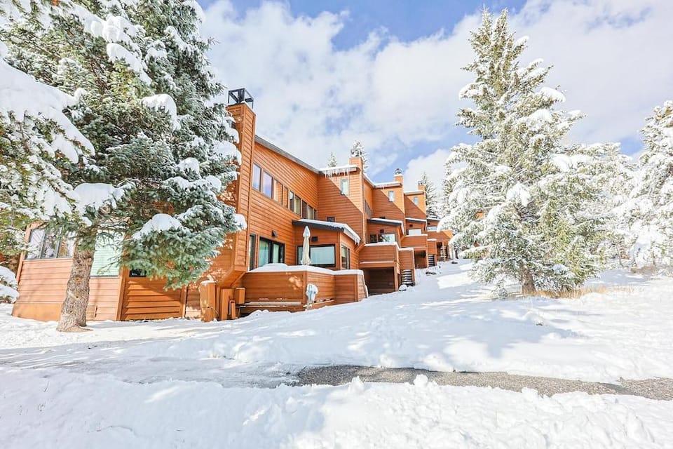 Tennis Townhome 2 Bed 2.5 Bath Hotel in Keystone