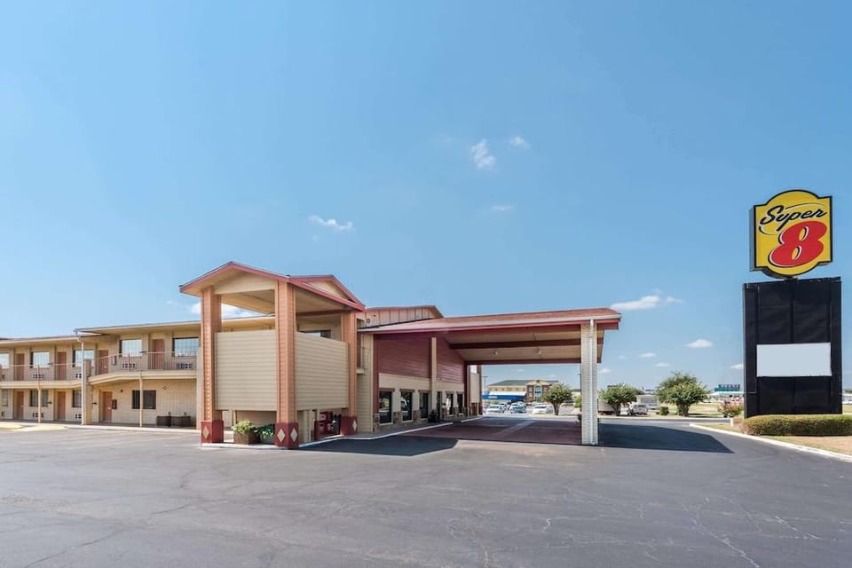 Super 8 Waco/Mall area TX Hotel in Woodway