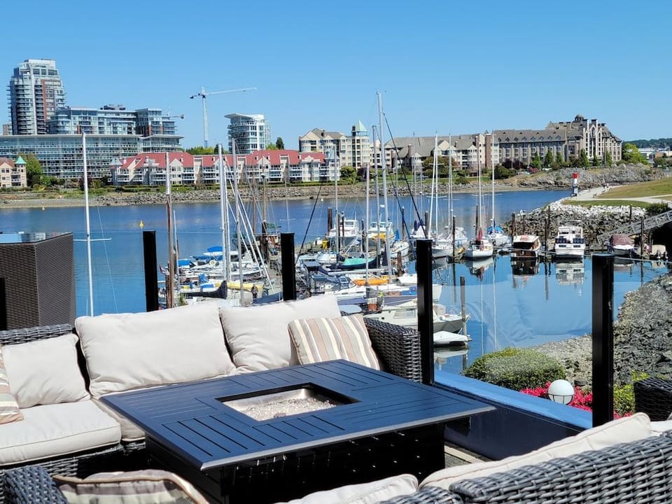 Coast Victoria Harbourside Hotel & Marina Hotel in Victoria