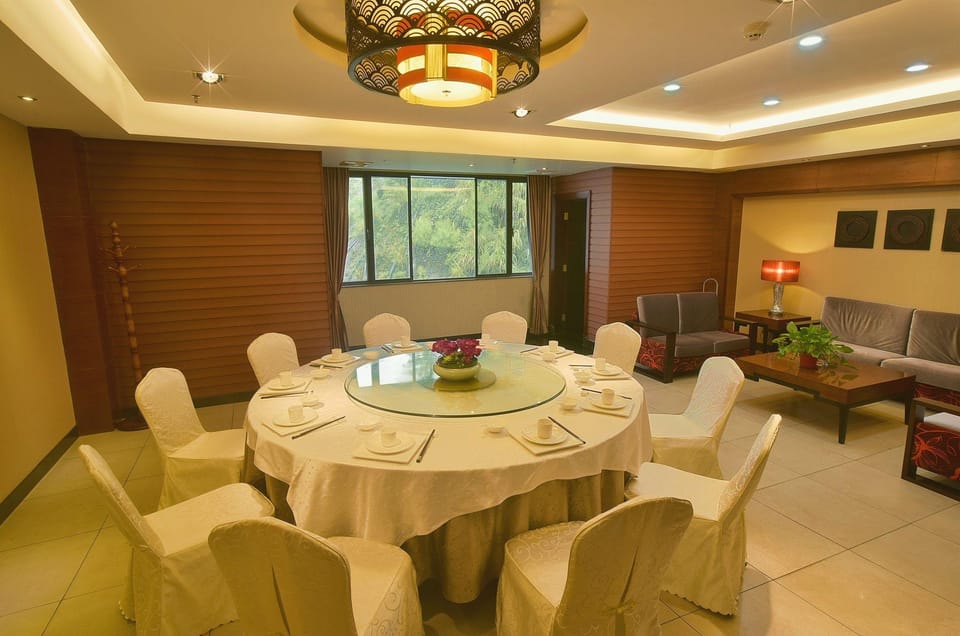 Yuntianhai Hot Spring Primitive Forest Resort Hotel in Guangdong