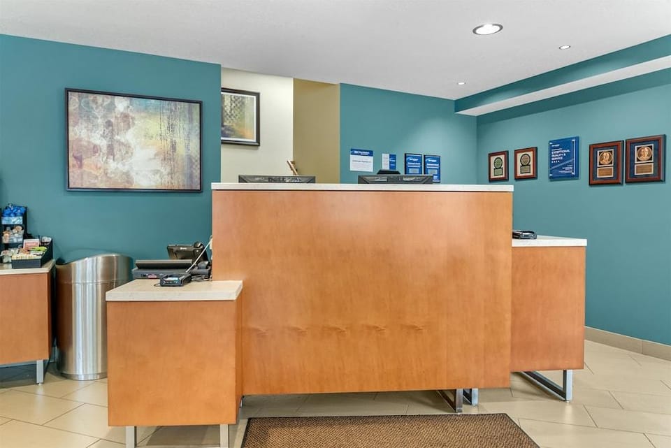 Best Western Plus Four Seasons Hotel in Traverse City