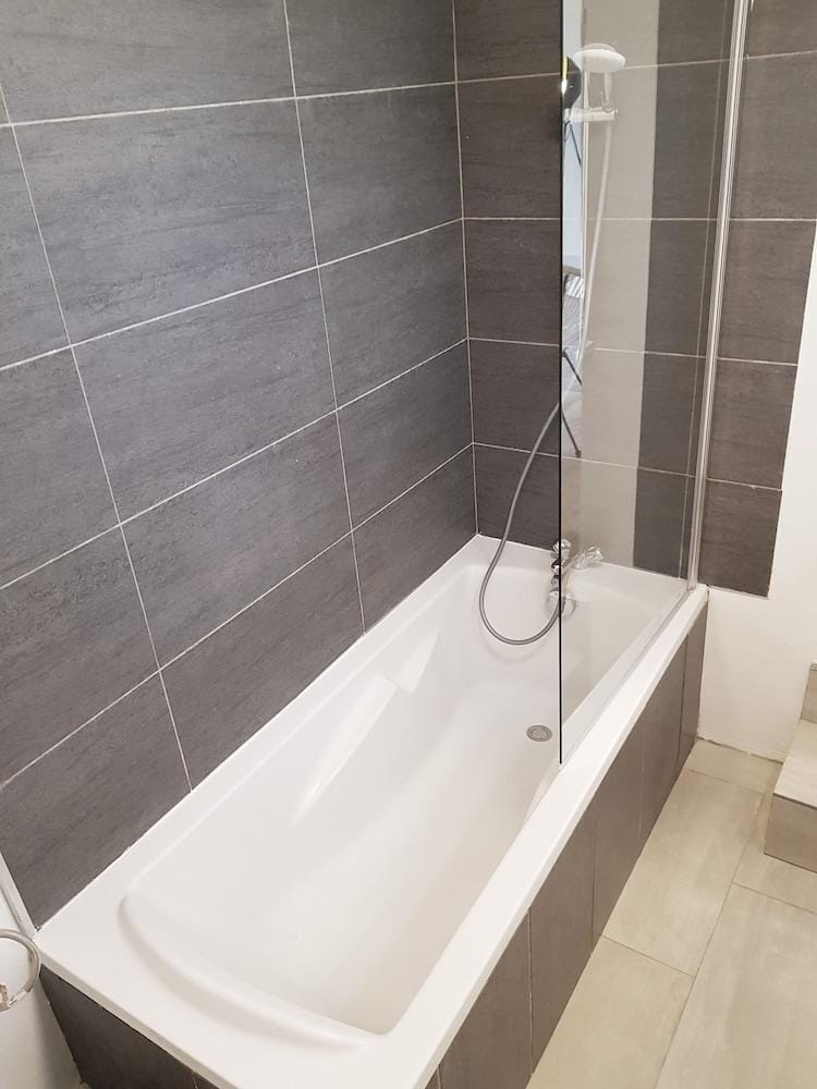 GregBnb - Le Chatelier - Toulon Ouest Hotel in Toulon