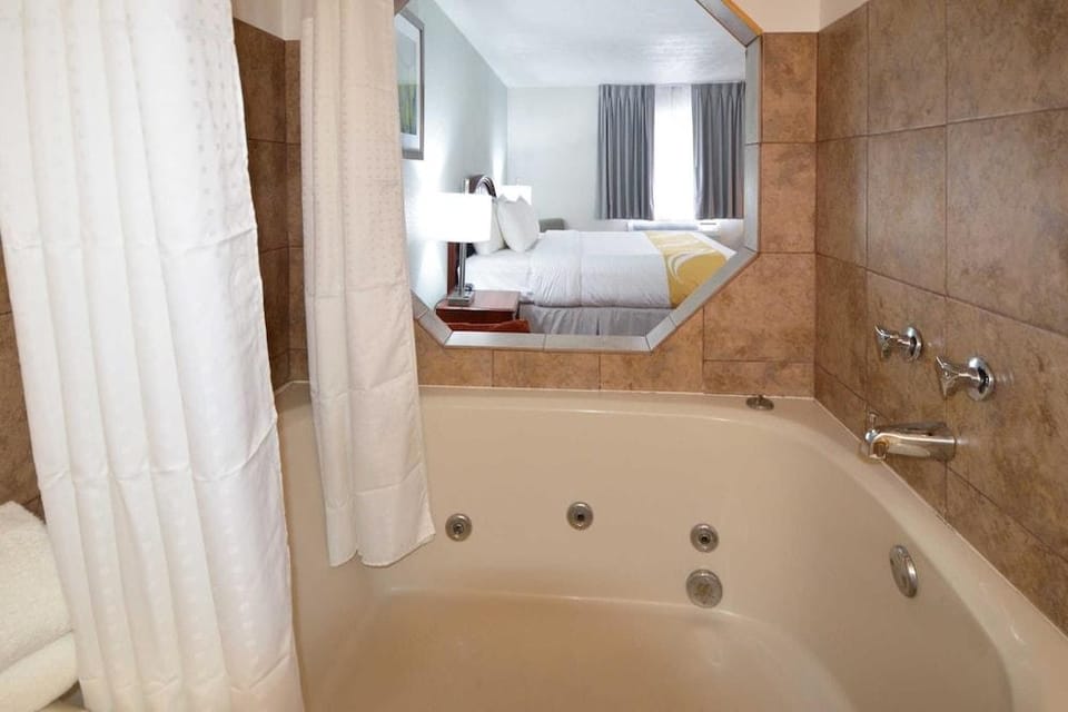 Quality Inn Hotel in Toledo