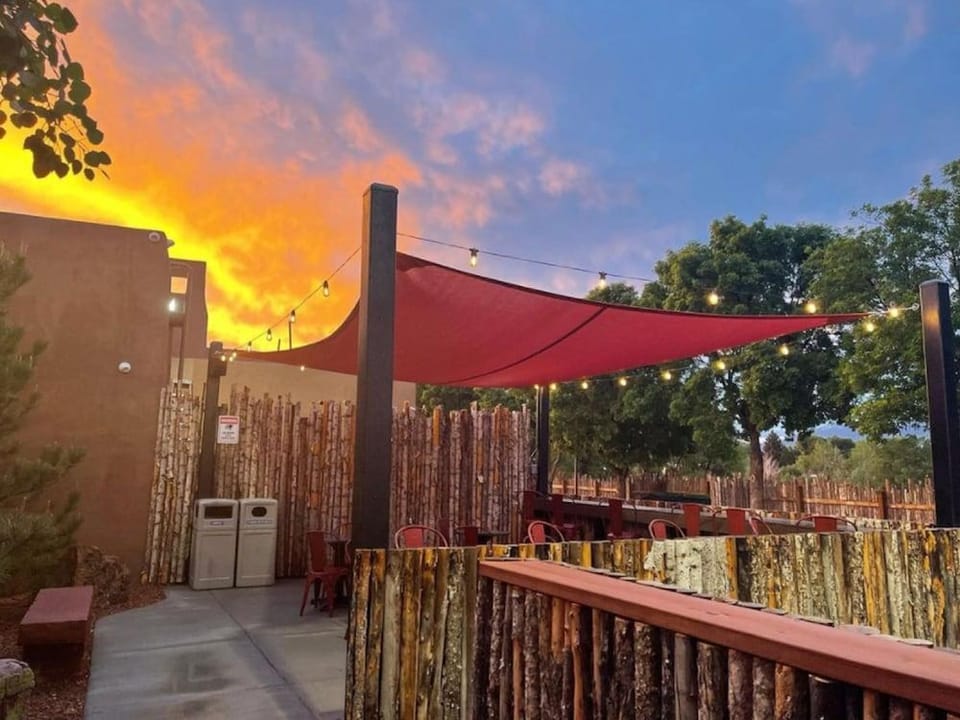 El Camino Lodge Hotel in Taos