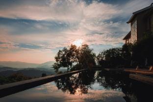 Lotus Hot Spring Hotel in Zhejiang