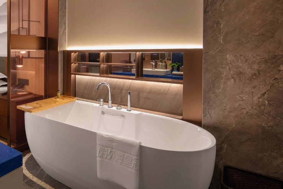 Jiangshan Haiwaihai Crown Hotel Hotel in Zhejiang