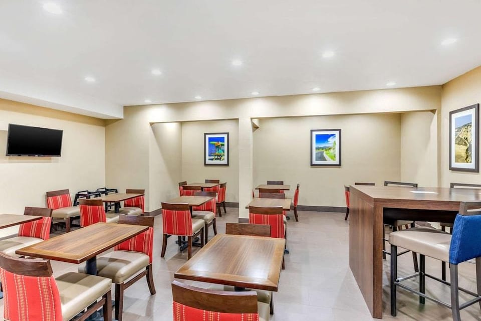 Clarion Hotel Hotel in Santa Ana