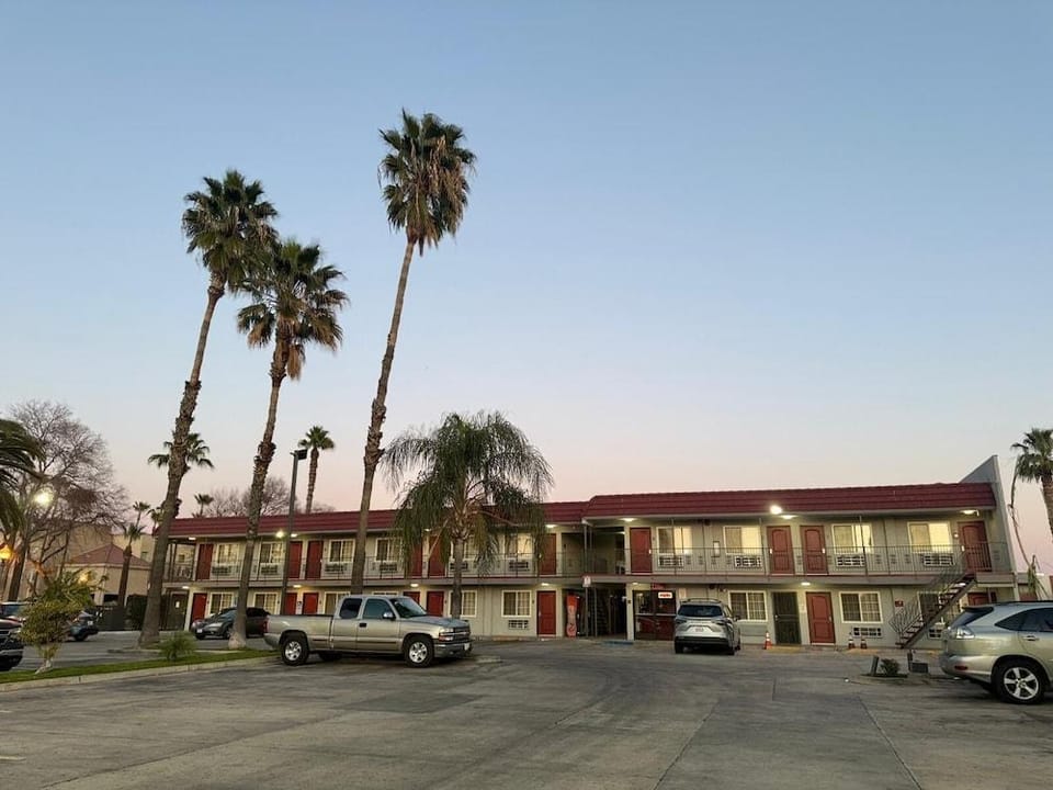 Economy Inn Hotel in San Bernardino