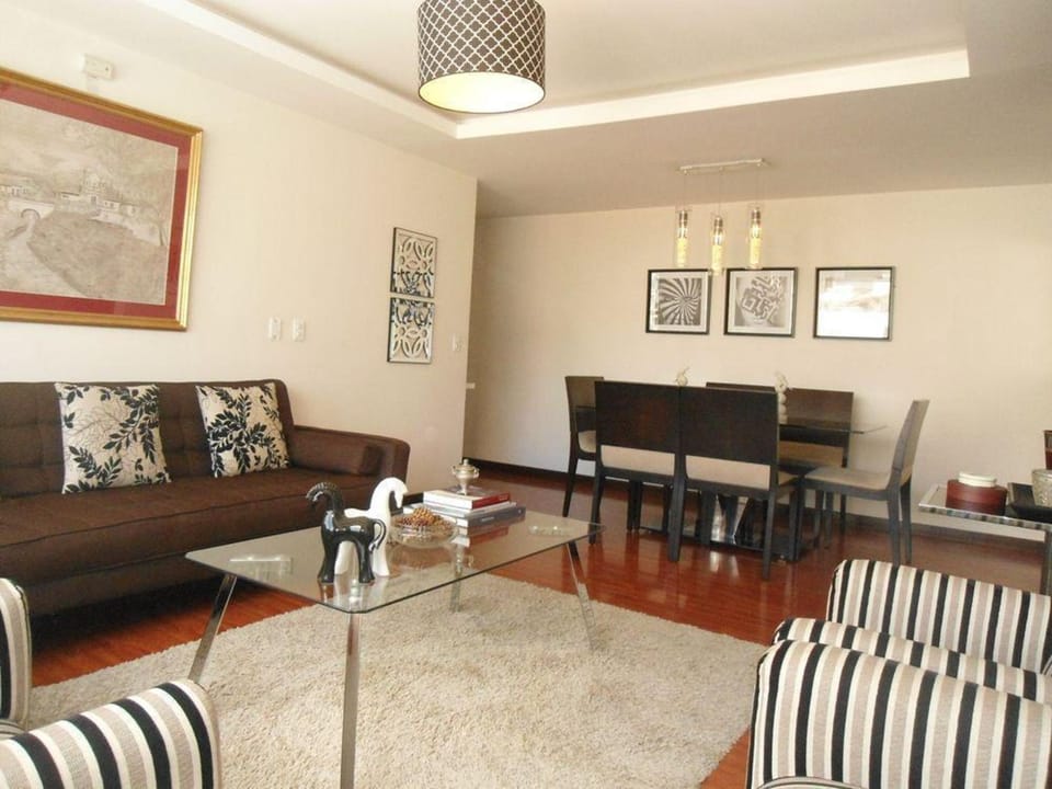 PLAZA FOCH Area - APARTMENTS with Balcony Hotel in Quito