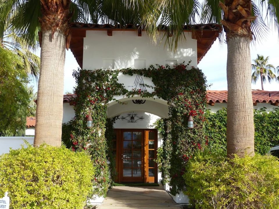 Pepper Tree Inn Palm Springs Hotel in Palm Springs