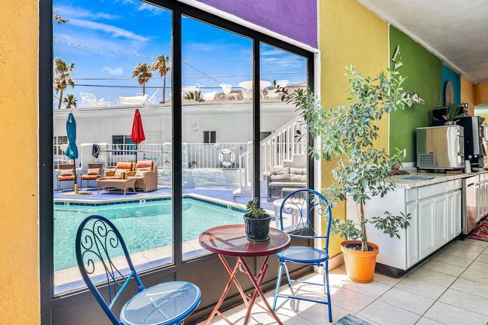 The New Palm Springs Inn Hotel in Palm Springs
