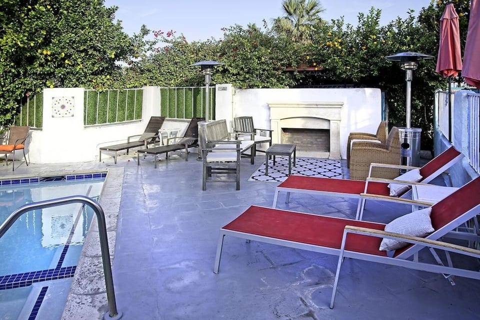 The New Palm Springs Inn Hotel in Palm Springs