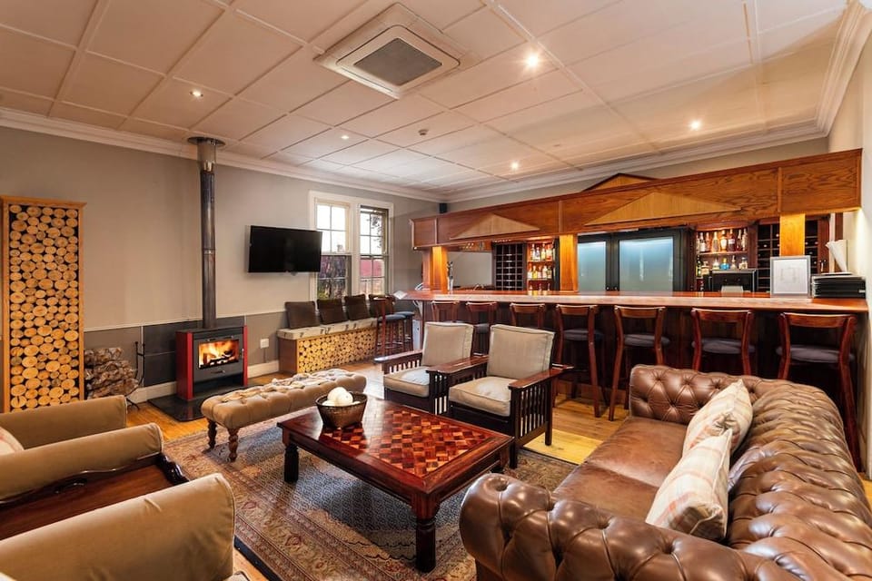 Queens Hotel Hotel in Western Cape